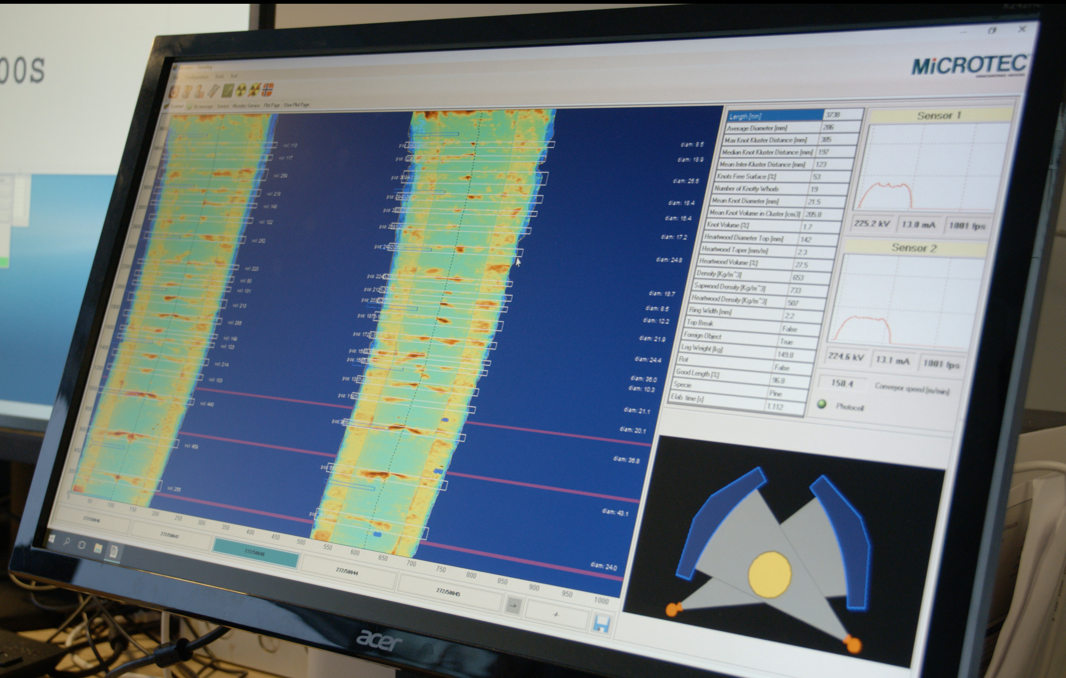 Ved hjelp av røntgenskanning kan man se hva som skjuler seg under barken