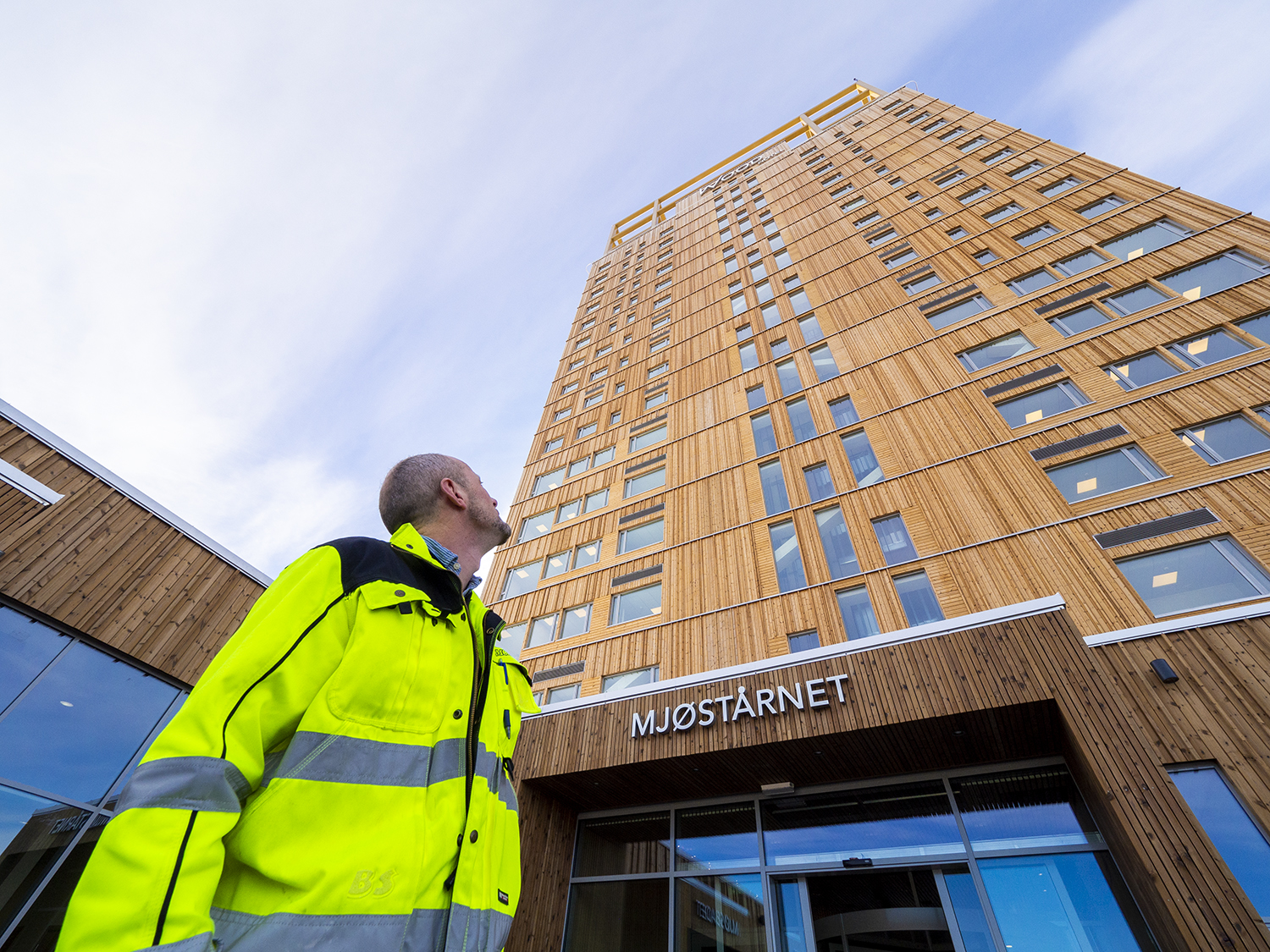 Fredag 1. mars var det offisiell åpning av Mjøstårnet.