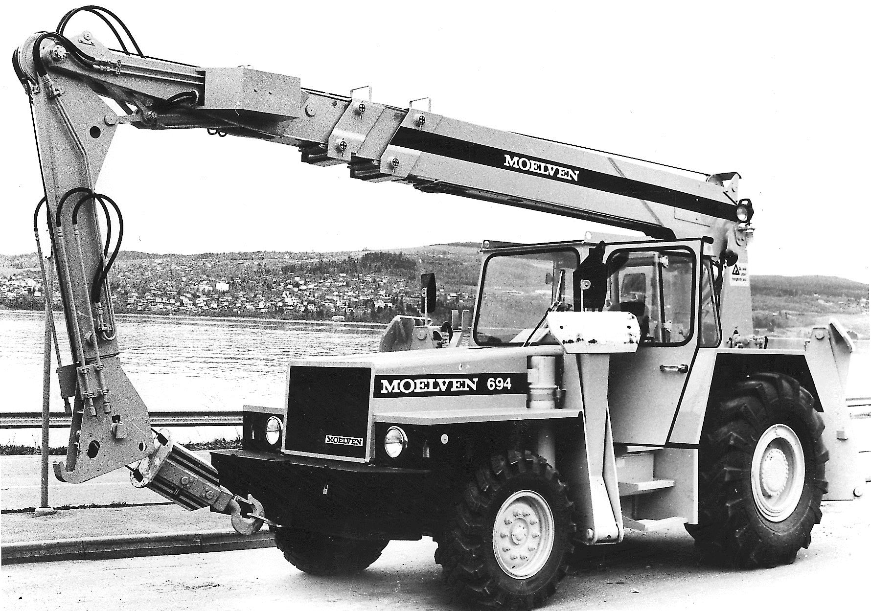 Mobilkranar tillverkades från 1962, som en vidareutveckling av släpvagnstillverkningen.