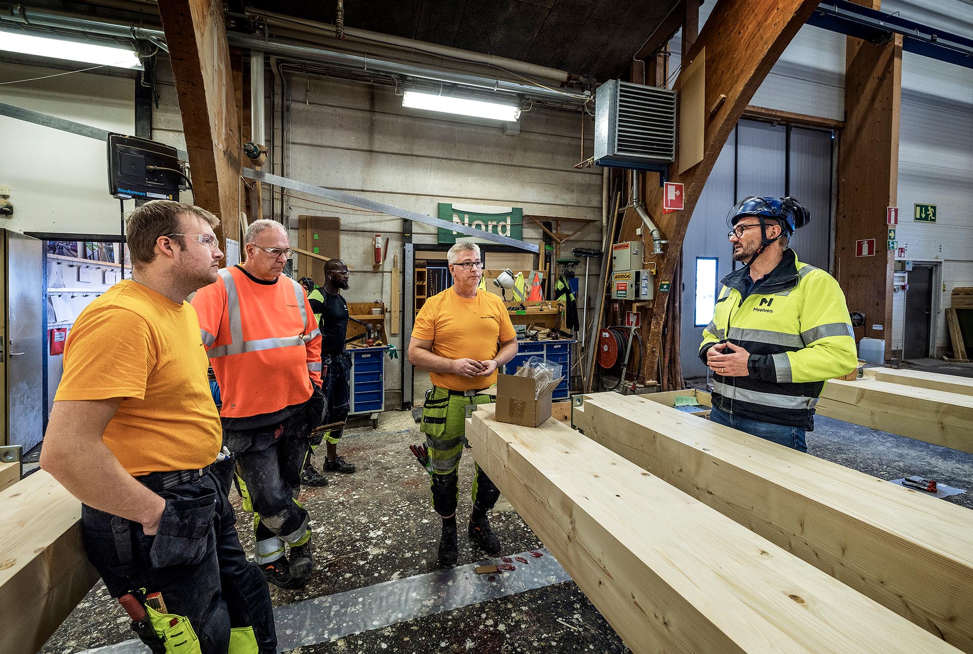 Limträ till lager- och logistikanläggning i trä