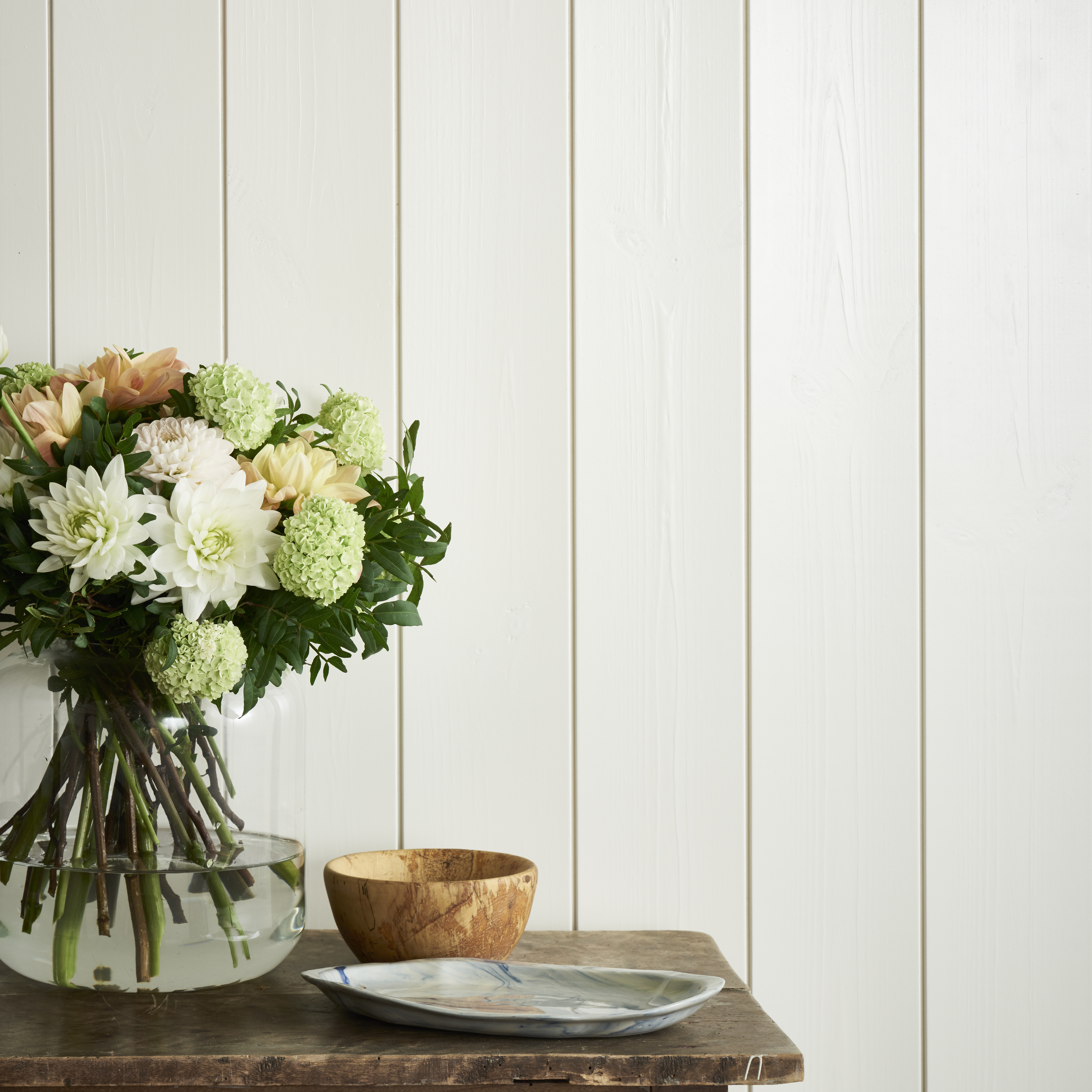 Sprekkpanel malt i hvit